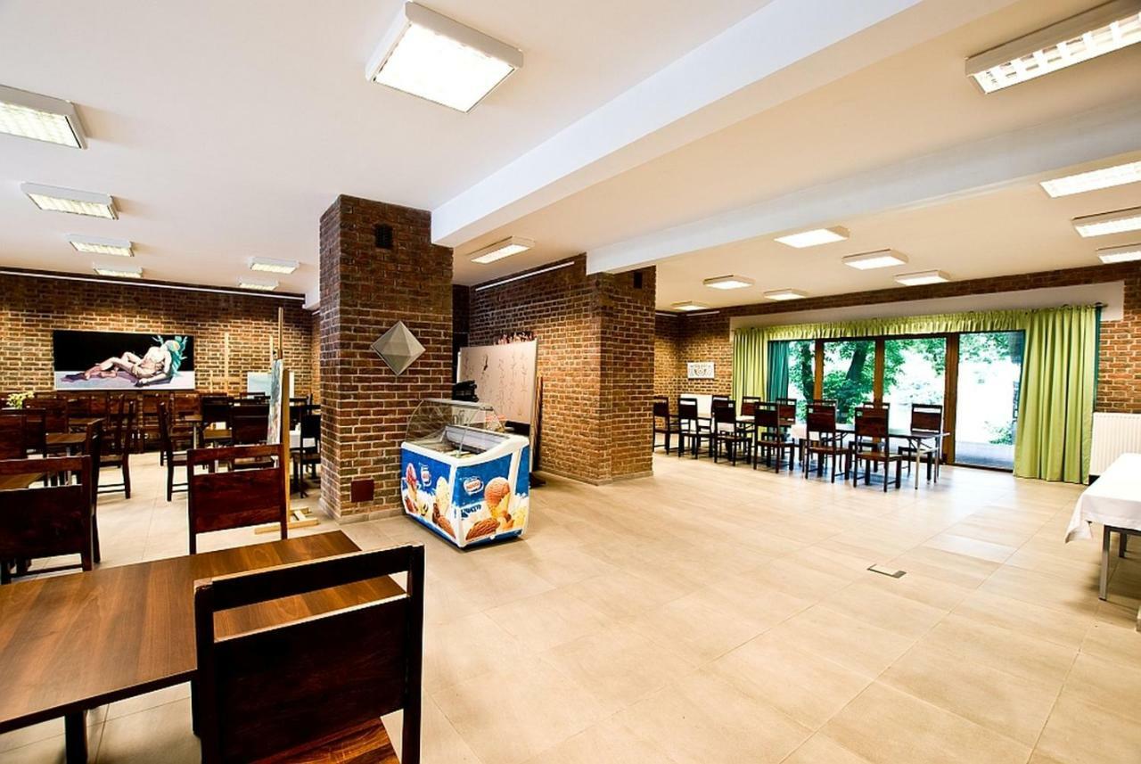 Dom Pracy Tworczej Apart otel Uniejow Dış mekan fotoğraf